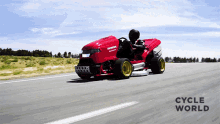 Fűnyíró traktor nagy sebességgel